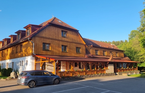 Balónový hotel a pivovar Radešín