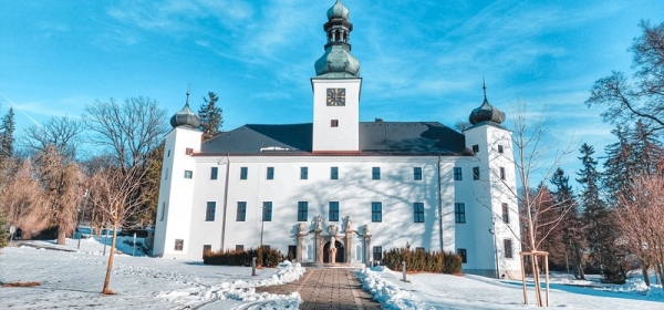 You can experience a fairytale wedding in the newly renovated chateau in Třešť already this summer