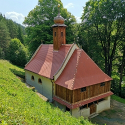 Kaple Nejsvětější Trojice u obce Švařec